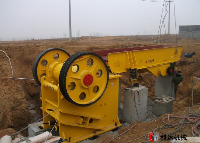 顎式破碎機(jī)生產(chǎn)現(xiàn)場