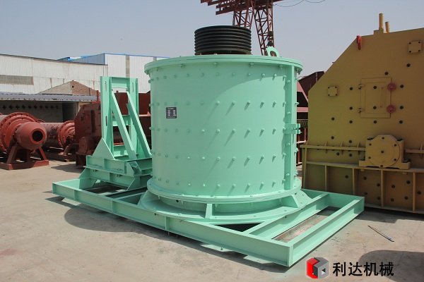 立式復(fù)合式破碎機